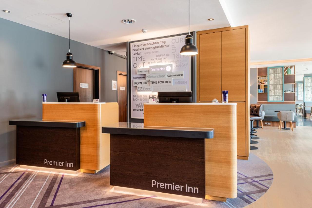 Premier Inn Stuttgart Airport Лайнфелден-Ехтердинген Екстериор снимка